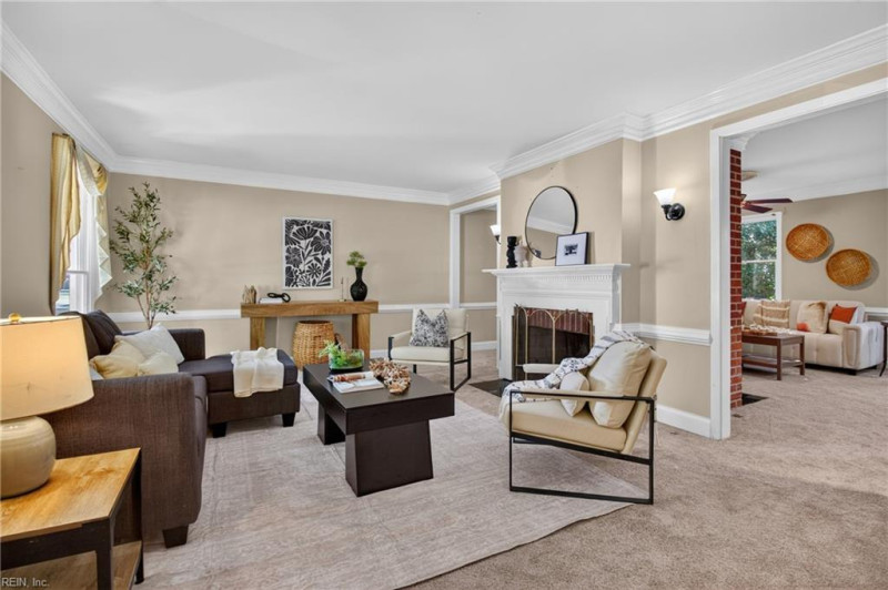 Photo 4 of 34 residential for sale in Chesapeake virginia