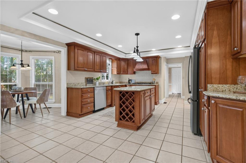 Photo 6 of 34 residential for sale in Chesapeake virginia