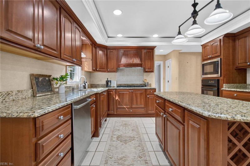 Photo 7 of 34 residential for sale in Chesapeake virginia