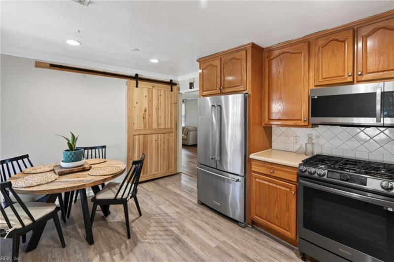 Photo 11 of 34 residential for sale in Portsmouth virginia
