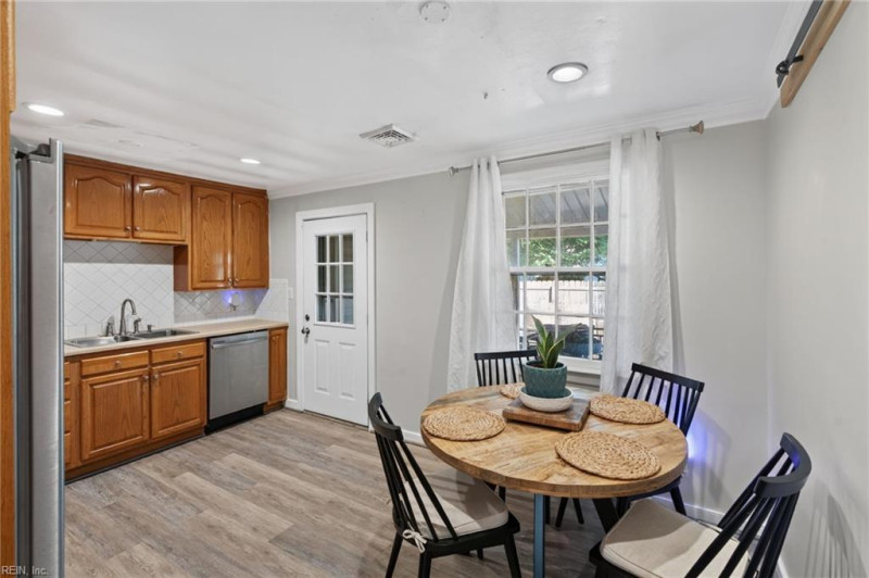 Photo 13 of 34 residential for sale in Portsmouth virginia