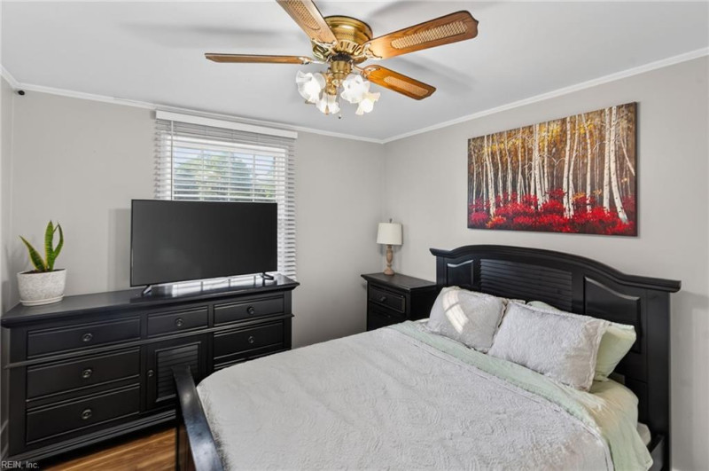 Photo 18 of 34 residential for sale in Portsmouth virginia