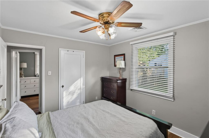 Photo 19 of 34 residential for sale in Portsmouth virginia