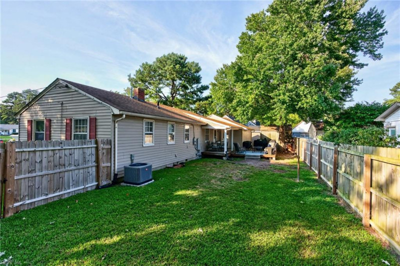 Photo 23 of 34 residential for sale in Portsmouth virginia