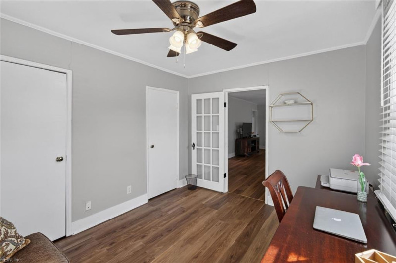 Photo 5 of 34 residential for sale in Portsmouth virginia
