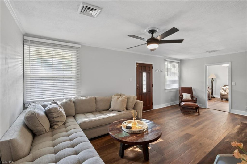 Photo 8 of 34 residential for sale in Portsmouth virginia