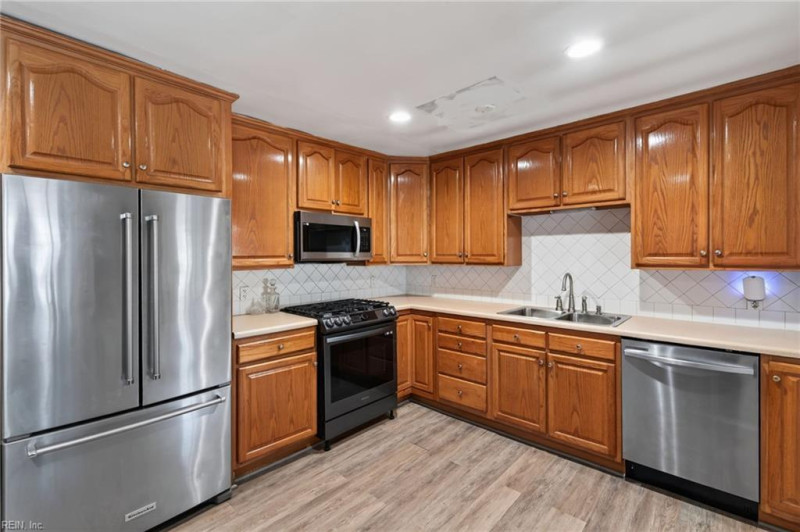 Photo 9 of 34 residential for sale in Portsmouth virginia