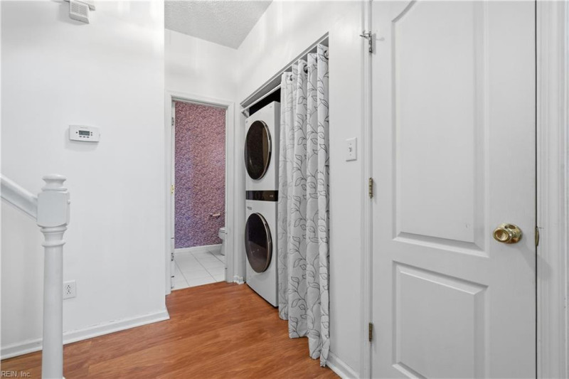 Photo 13 of 32 residential for sale in Chesapeake virginia