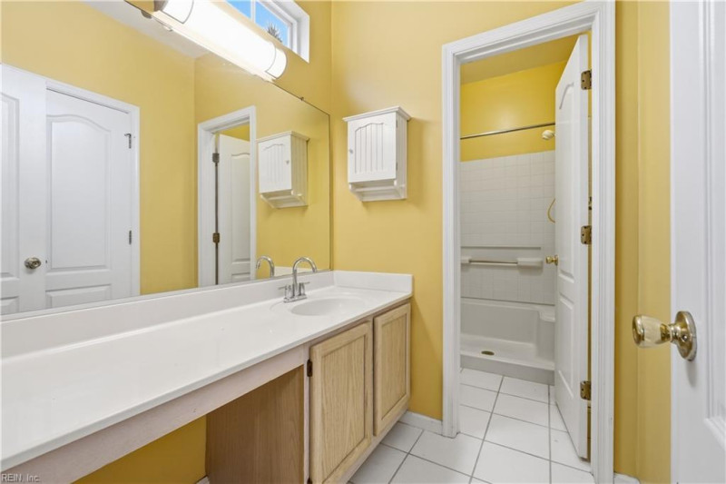 Photo 17 of 32 residential for sale in Chesapeake virginia
