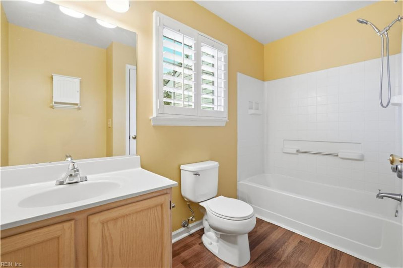 Photo 27 of 32 residential for sale in Chesapeake virginia