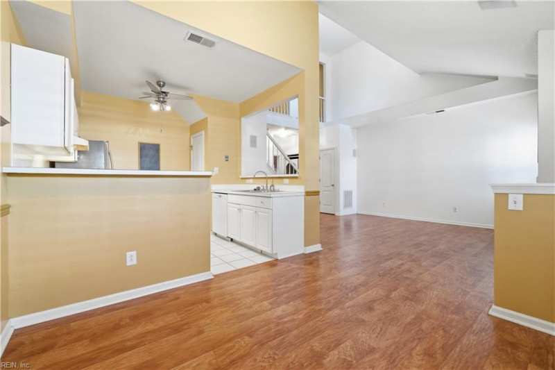 Photo 6 of 32 residential for sale in Chesapeake virginia