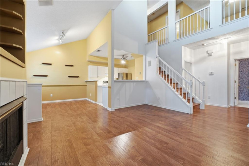 Photo 7 of 32 residential for sale in Chesapeake virginia