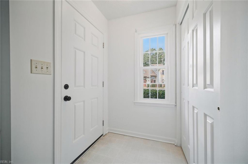 Photo 4 of 30 residential for sale in Chesapeake virginia Photo 4 of 30 residential for sale in Chesapeake virginia