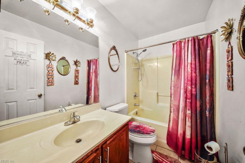 Photo 13 of 26 residential for sale in Suffolk virginia