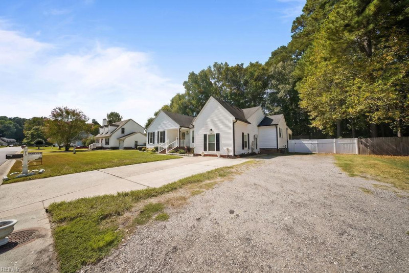 Photo 2 of 26 residential for sale in Suffolk virginia