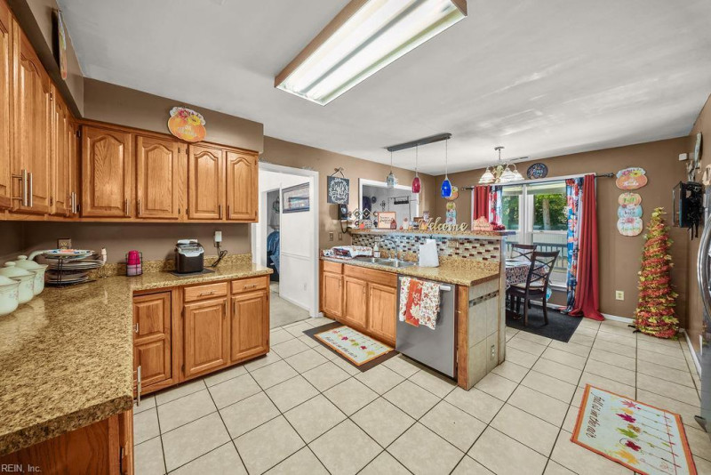 Photo 8 of 26 residential for sale in Suffolk virginia