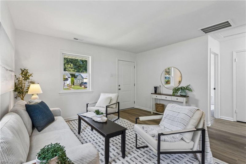 Photo 10 of 31 residential for sale in Hampton virginia