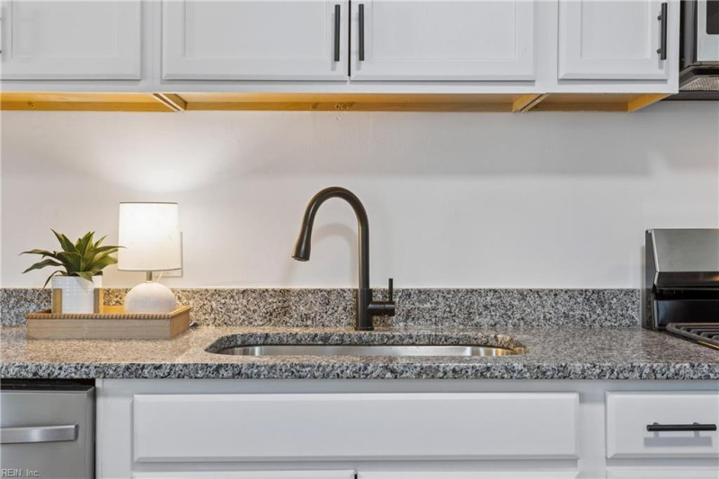 Photo 18 of 31 residential for sale in Hampton virginia