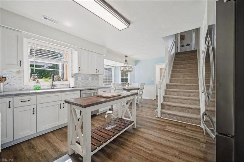 Photo 14 of 49 residential for sale in Virginia Beach virginia
