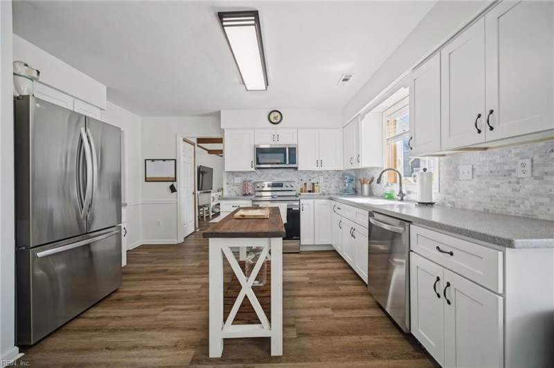 Photo 16 of 49 residential for sale in Virginia Beach virginia