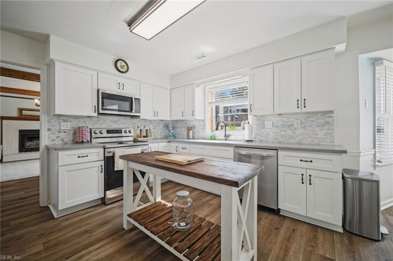Photo 17 of 49 residential for sale in Virginia Beach virginia