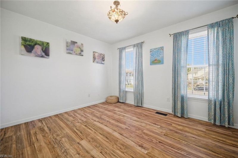 Photo 25 of 49 residential for sale in Virginia Beach virginia