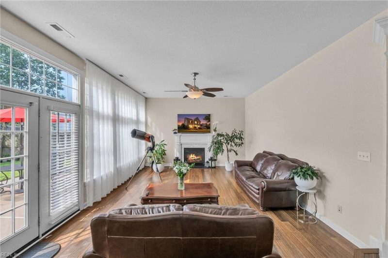 Photo 12 of 43 residential for sale in Virginia Beach virginia