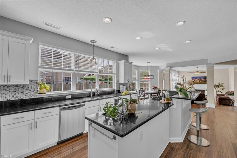 Photo 15 of 43 residential for sale in Virginia Beach virginia