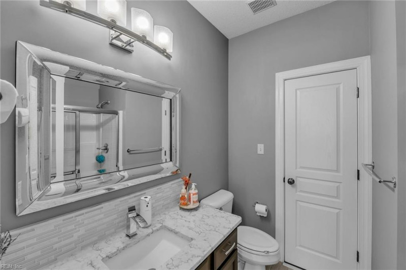 Photo 17 of 43 residential for sale in Virginia Beach virginia