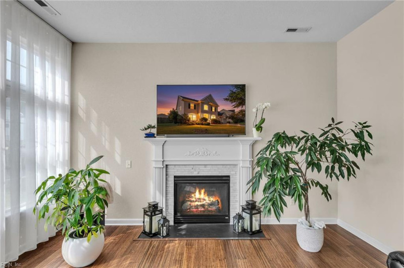 Photo 9 of 43 residential for sale in Virginia Beach virginia