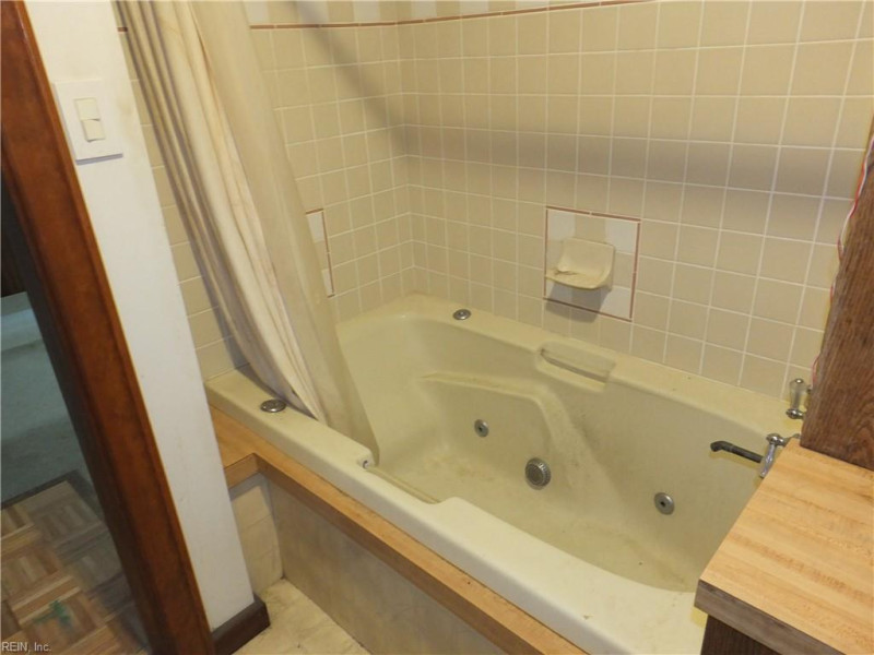 Photo 12 of 16 residential for sale in Norfolk virginia