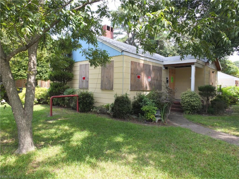 Photo 2 of 16 residential for sale in Norfolk virginia