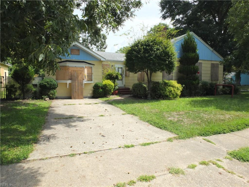 Photo 3 of 16 residential for sale in Norfolk virginia