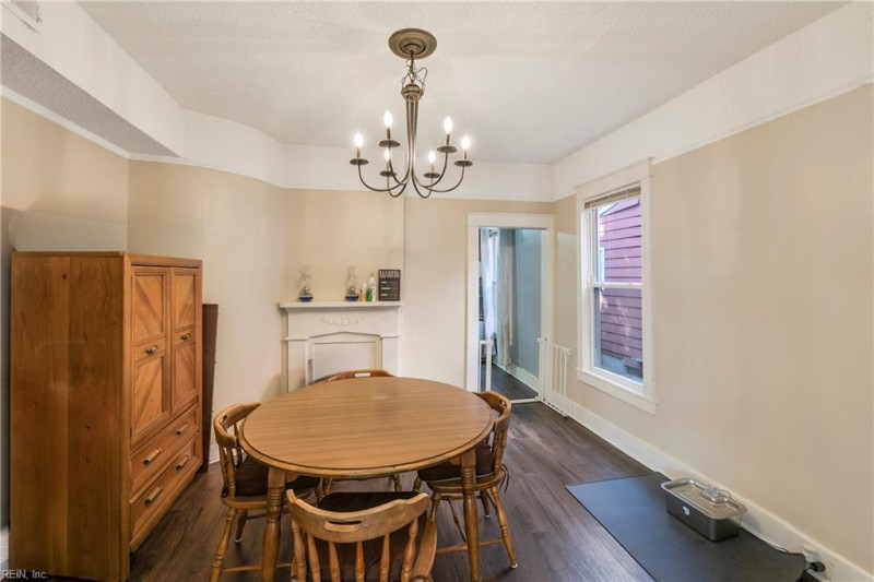 Photo 11 of 34 residential for sale in Norfolk virginia