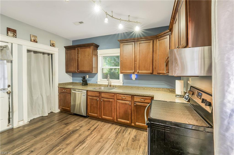 Photo 14 of 34 residential for sale in Norfolk virginia