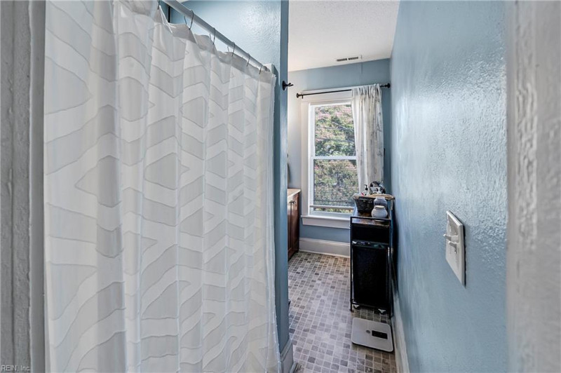 Photo 23 of 34 residential for sale in Norfolk virginia