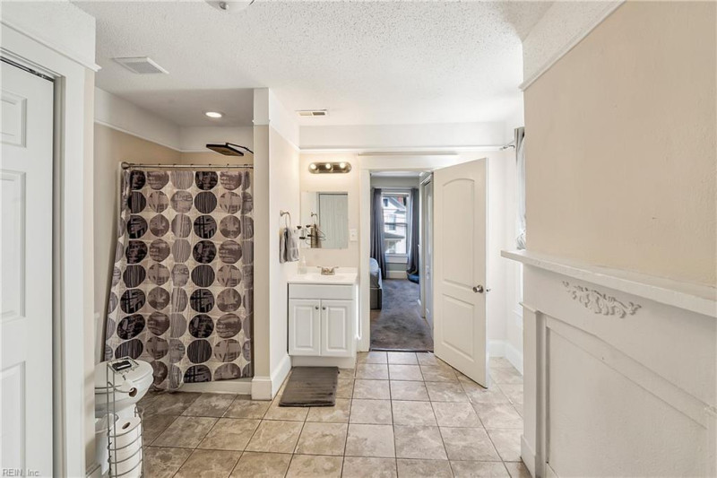 Photo 27 of 34 residential for sale in Norfolk virginia