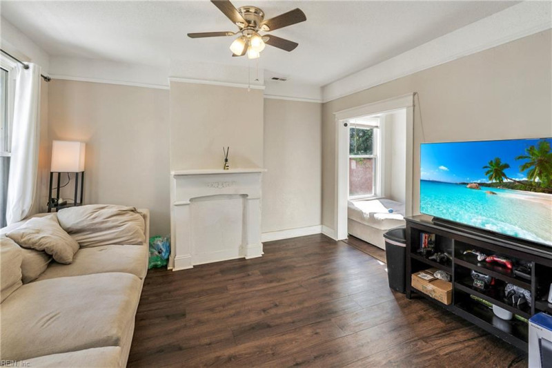 Photo 5 of 34 residential for sale in Norfolk virginia