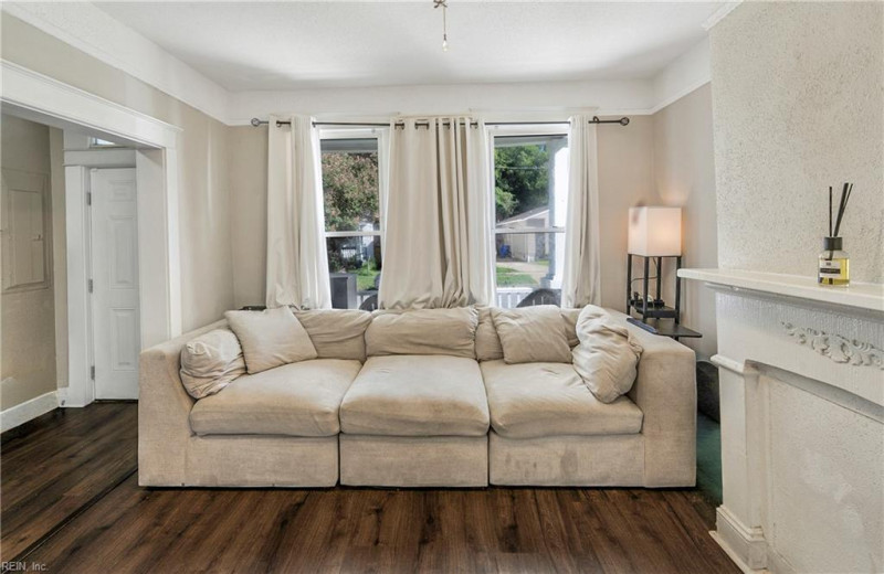 Photo 6 of 34 residential for sale in Norfolk virginia