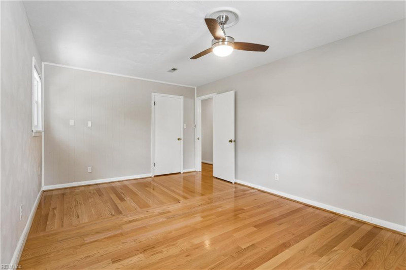 Photo 26 of 45 residential for sale in York County virginia