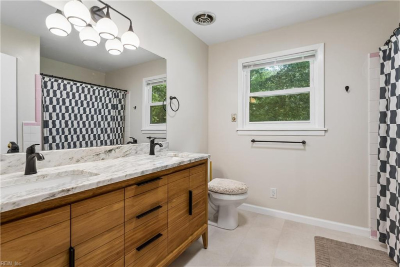 Photo 31 of 45 residential for sale in York County virginia