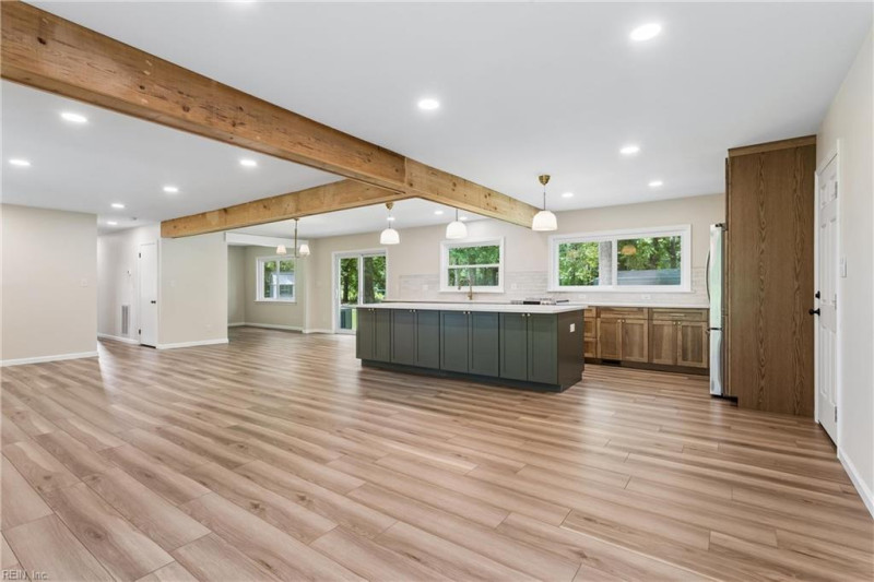 Photo 8 of 45 residential for sale in York County virginia