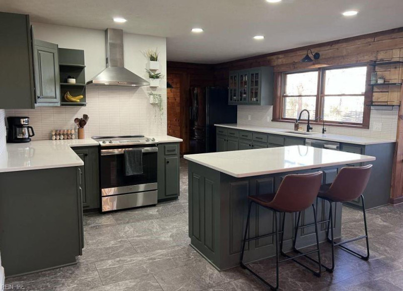 Photo 12 of 25 residential for sale in Chesapeake virginia
