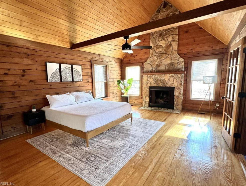 Photo 13 of 25 residential for sale in Chesapeake virginia