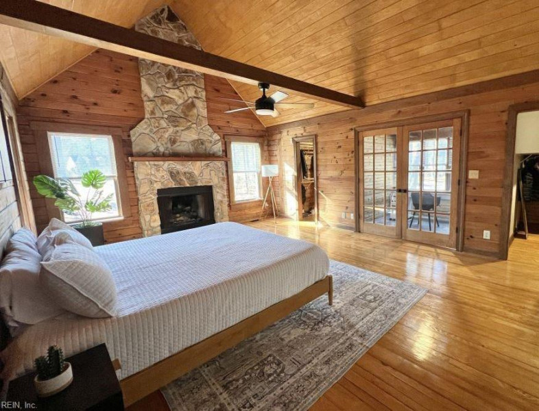Photo 15 of 25 residential for sale in Chesapeake virginia