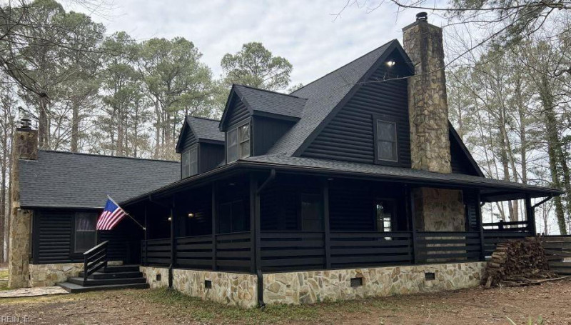 Photo 3 of 25 residential for sale in Chesapeake virginia