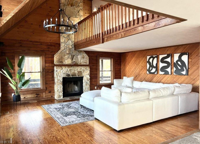 Photo 4 of 25 residential for sale in Chesapeake virginia
