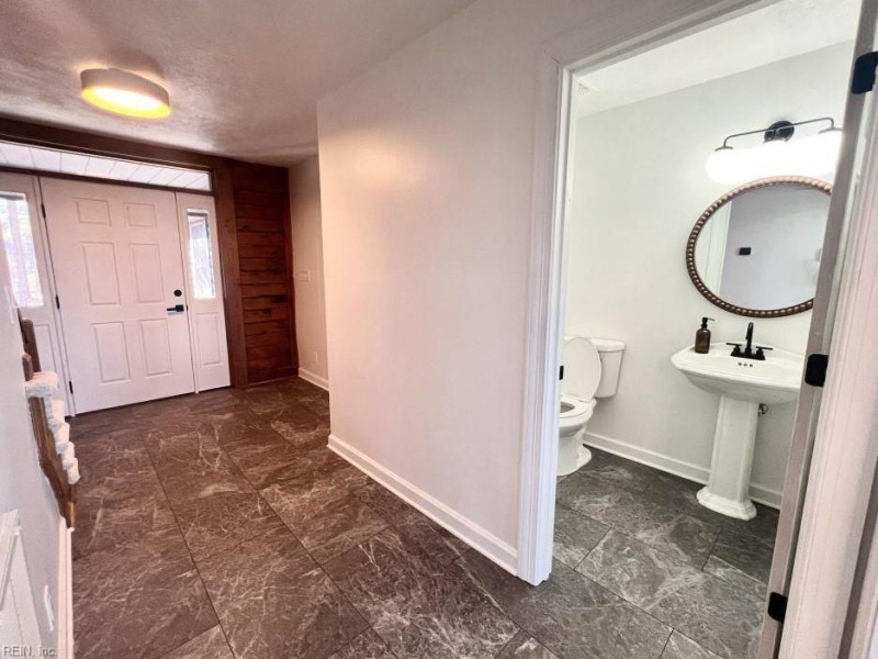 Photo 8 of 25 residential for sale in Chesapeake virginia