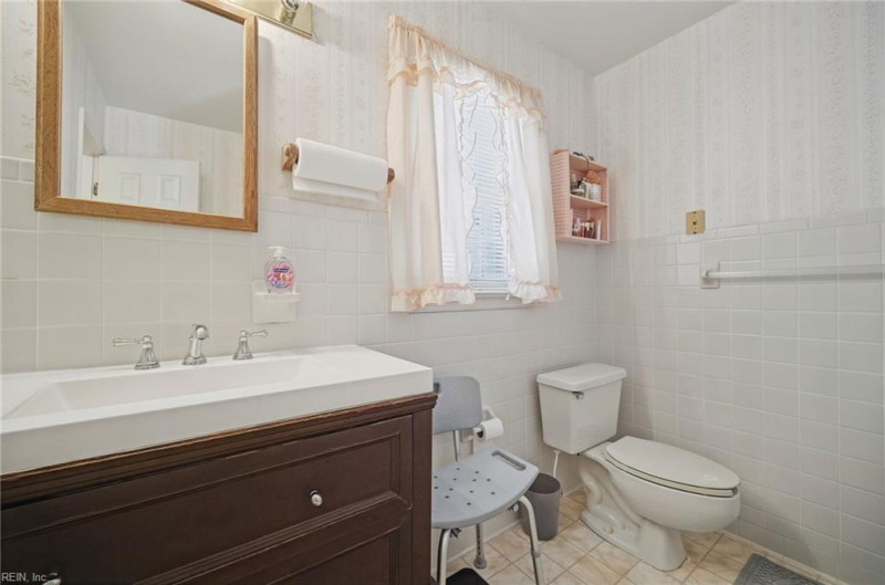 Photo 18 of 37 residential for sale in Norfolk virginia