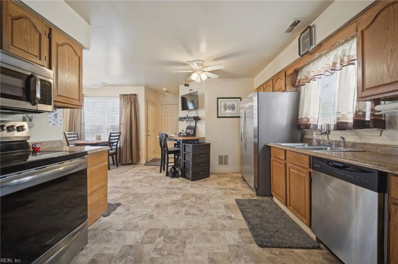 Photo 9 of 37 residential for sale in Norfolk virginia